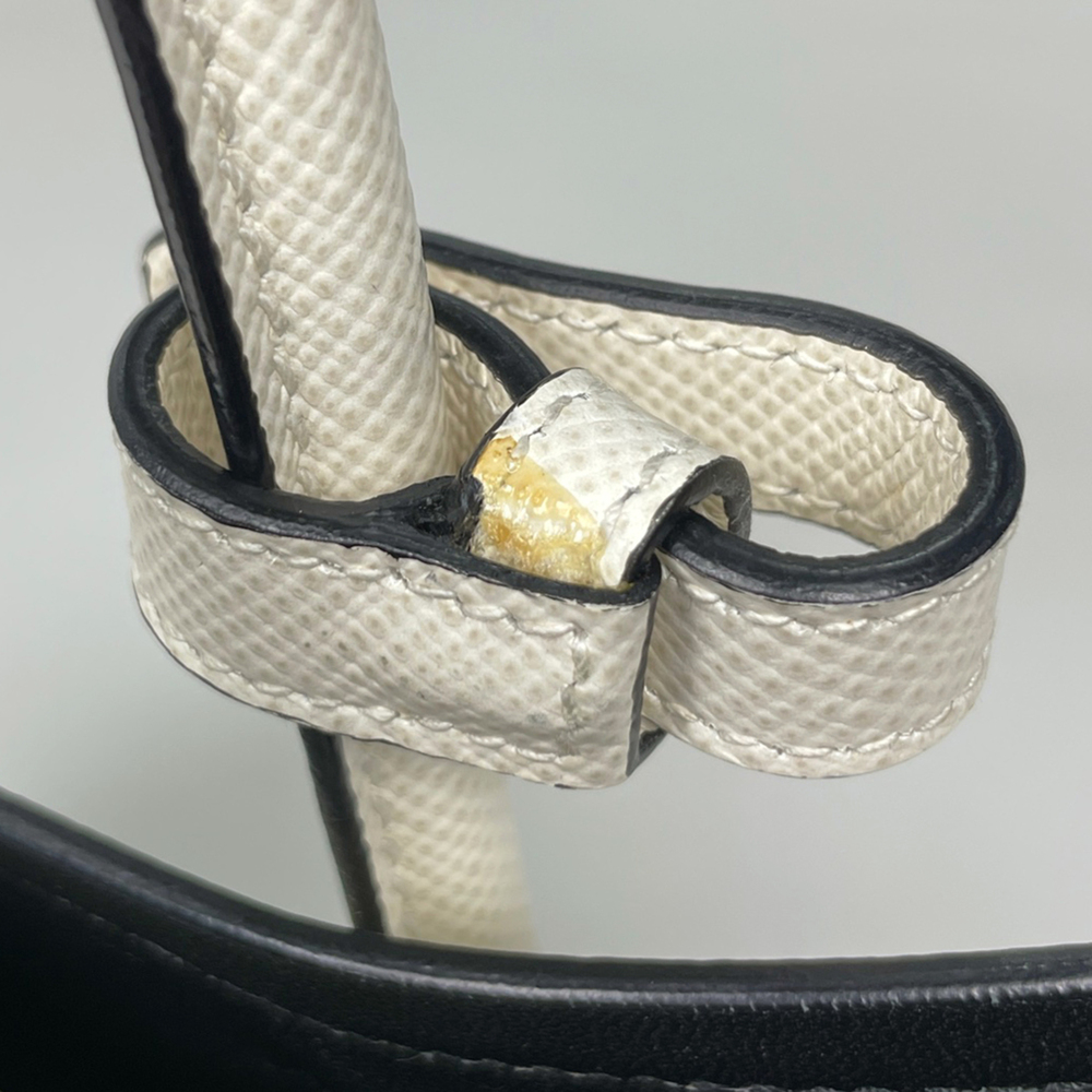 PRADA Bag - Picture 6 of 9